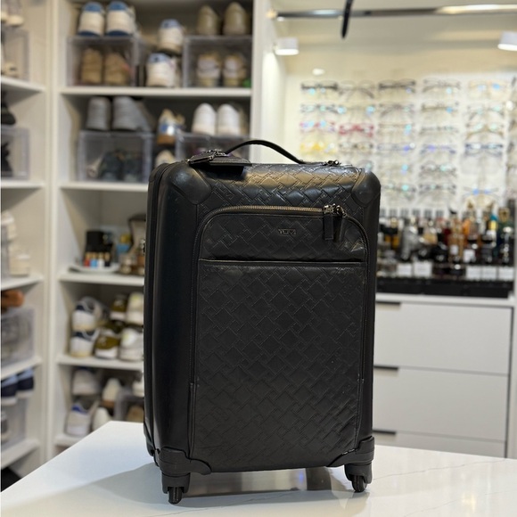 Tumi Ticon complete travel set - Picture 10 of 11